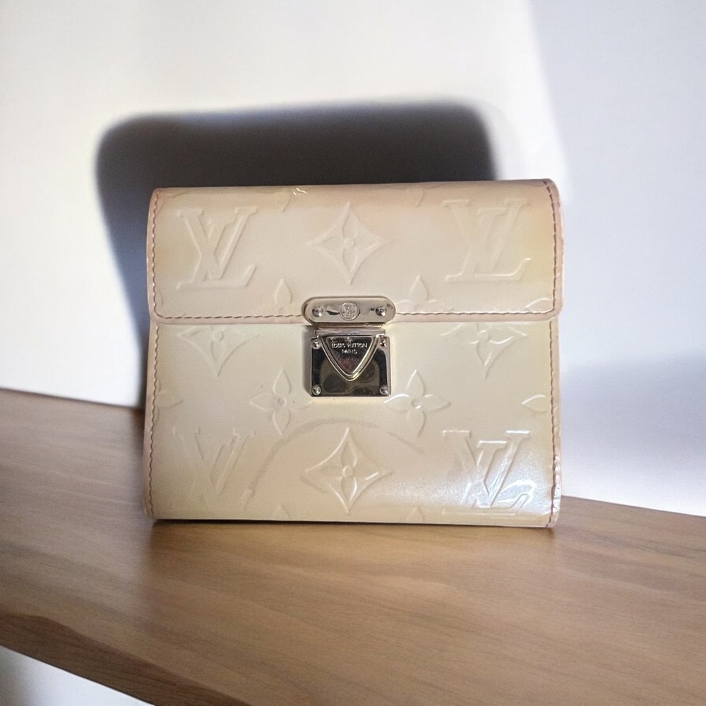 Louis Vuittion Koala vernis trifold wallet